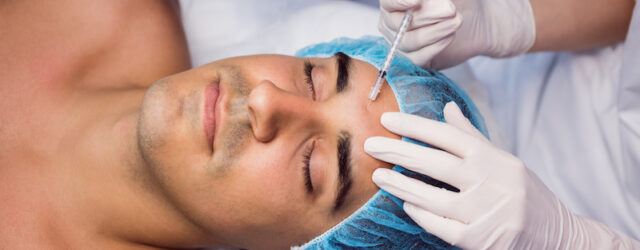 Man so får injektion för att reducera rynkor